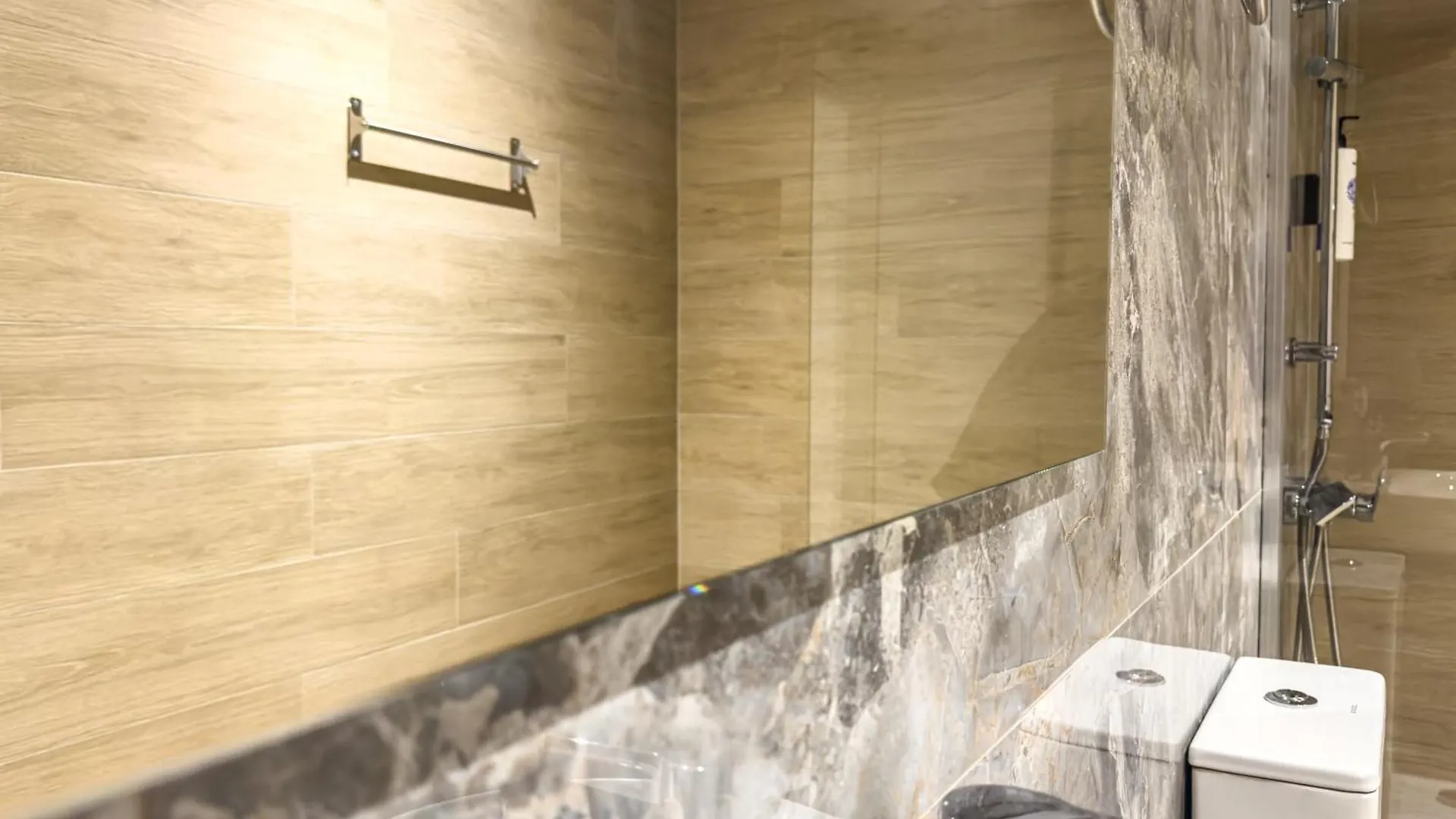 Brantouna Urban Vibes By Proliving Hospitality Thessaloniki Apartment